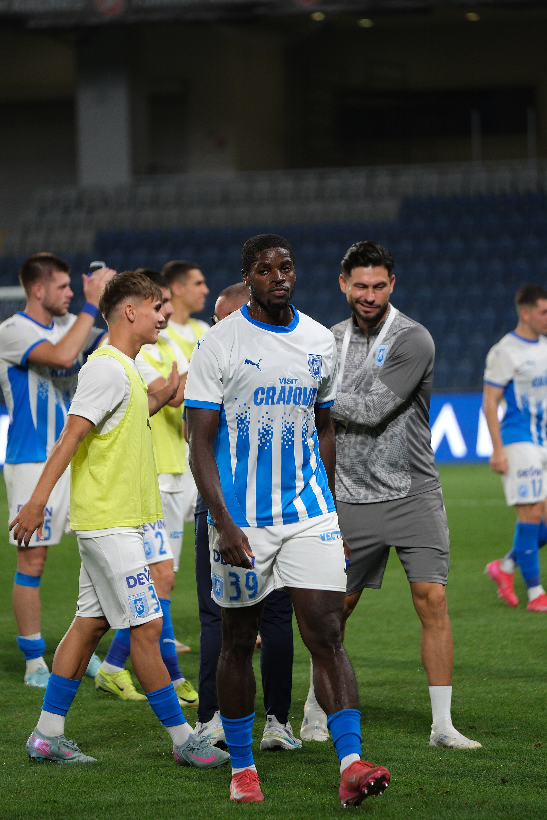 Schimbul de jucători între FCSB și Universitatea Craiova: scepticism și dezavantaj pentru Craiova
